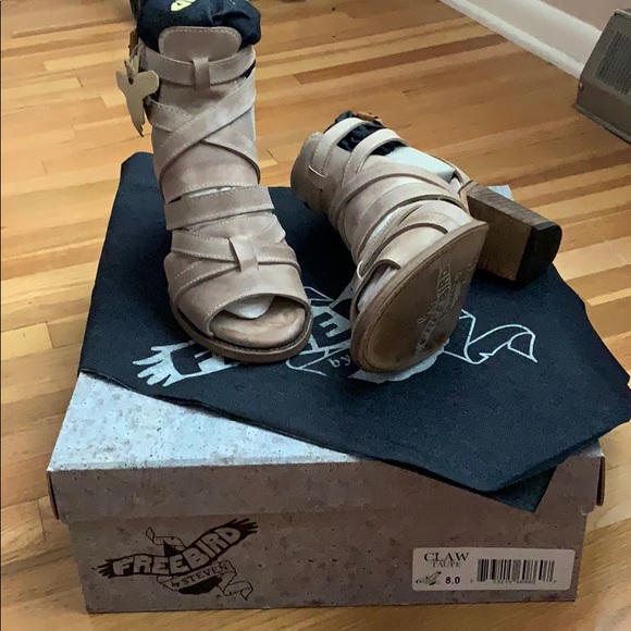 freebird claw sandal